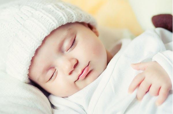 Hãy duy trì cho trẻ thói quen ngủ sớm và đủ 7-8 tiếng/ngày.